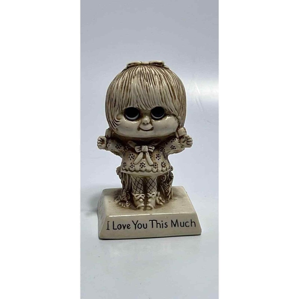 Vintage Big Eye Girl Statue Figurine I Love You This Much Russ Wallace Berries